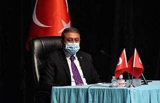 Balıkesir’de cadde ve sokaklarda yürürken sigara...