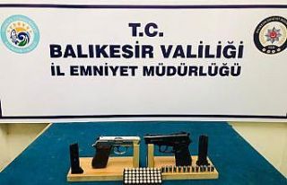 Balıkesir’de polis 16 aranan şahıs yakalanırken,15...