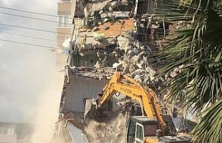 Barış Sitesi ve Cumhuriyet Sitesi’ndeki yıkımlar...