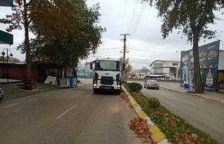 Başiskele’de cadde ve sokaklar aralıksız temizleniyor
