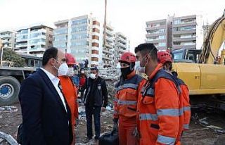 Başkan Altay İzmir’de deprem bölgesini ziyaret...