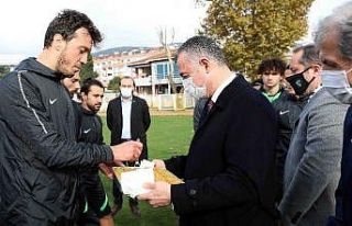 Başkan Büyükakın’dan Kocaelispor kafilesine...