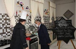 Başkan Büyükkılıç, kursiyerlere gilaborunun...