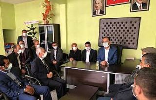 Başkan Dağtekin’den çiçeği burnunda başkana...