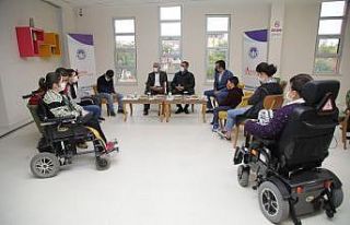 Başkan Güder engellilere olan çay ve kahve sözünü...