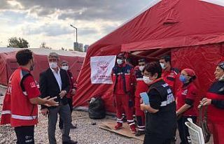 Başkan Oktay, İzmirli depremzedeleri ziyaret etti