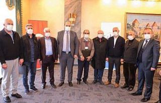 Başkan Orhan’dan emekli personeline veda yemeği