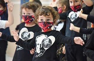 Başkan Şahin, miniklerin Atatürk sevgisine ortak...