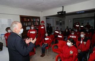 Başkan Zolan, İzmir depreminin kahramanlarını...
