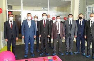 Başyayla’da spor salonu ve kütüphane açıldı