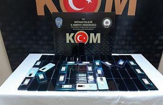 Batman’da 80 adet gümrük kaçağı cep telefonu...
