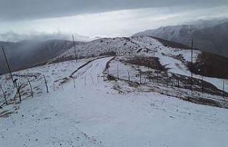 Batman’da mevsimin ilk karı köyleri beyaza bürüdü