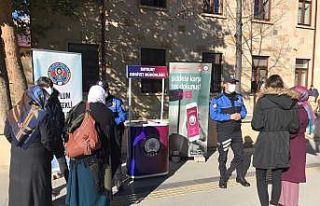 Bayburt’ta kadına yönelik şiddete karşı stant...