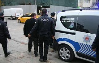 Belindeki 50 santimetrelik kama ile yakalandı