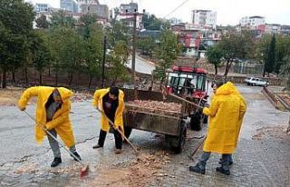Besni ekipleri yağıştan etkilenen alanlarda çalışma...