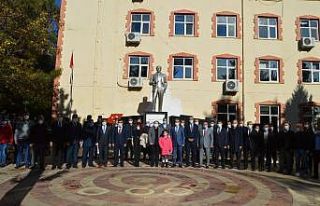 Besni’de Öğretmenler Günü kutlandı