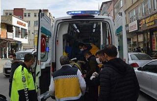 Besni’de otomobil yayaya çarptı