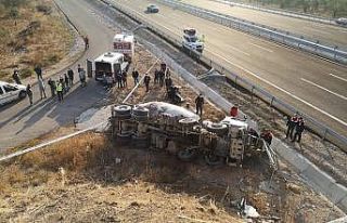 Beton mikseri viyadükten düştü: 1 ölü