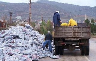 Beyşehir’de ihtiyaç sahibi ailelere yakacak desteği