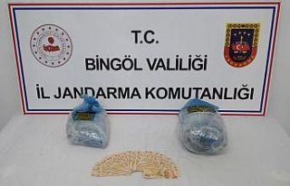 Bingöl’de uyuşturucu ve sahte parayla yakalanan...