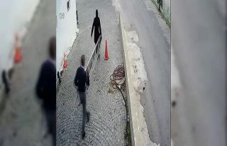 Bir şey bulamayınca merdiven çaldılar