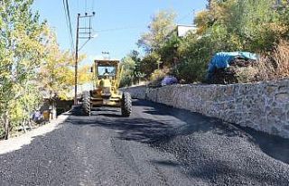 Bitlis’te asfalt çalışmaları devam ediyor