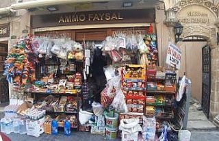 Biz zamanlar benzin de satılan bu dükkanda yok yok