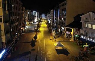 Bolu, sokağa çıkma kısıtlamasıyla sessizliğe...