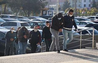 Bolu’da hırsızlık şüphelisi 3 kişi adliyeye...