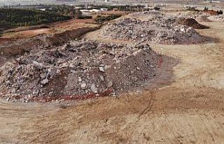 Bu moloz yığınları 114 kişiye mezar oldu