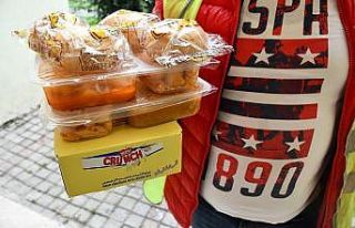Bu sefer çikolata paketleri dağıtıldı