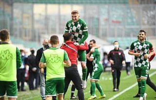 Burak Kapacak’ın Karşıyaka maçında oynaması...