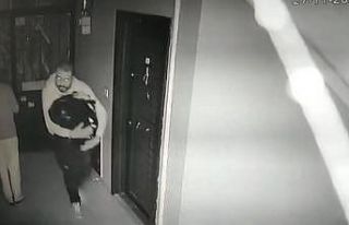 Bursa’da bir marketten çelik kasa ve 251 adet çikolata...