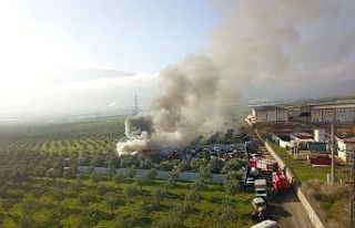 Bursa’da geri dönüşüm fabrikasında korkutan...