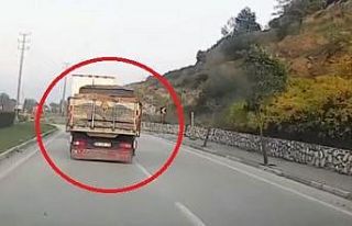 Bursa’da ralli yapan kamyon kameralara yansıdı