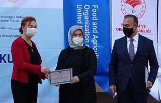 Bursa’da Uygulamalı Çiftçi Okulu ilk sertifikalarını...