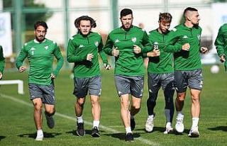 Bursaspor ara vermeden Karşıyaka maçı hazırlıklarına...