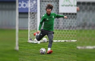 Bursaspor, Özlüce İbrahim Yazıcı Tesisleri’nde...