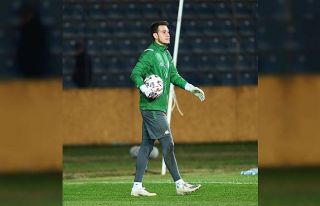 Bursasporlu kaleci Deniz Aydın: “Durmadan, yorulmadan...