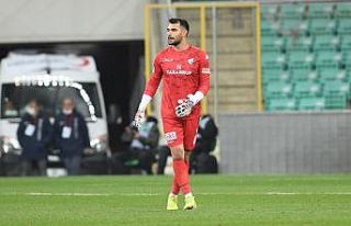 Bursaspor’un genç kalecisi Canberk Yurdakul, galibiyeti...