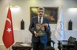 Büyükşehir belediyesi ‘Van kilimi’ kataloğu...