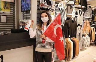 Büyükşehirden vatandaşlara Türk bayrağı