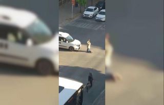 Cadde ortasında ne yaptığına kimse anlam veremedi