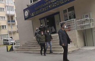 Çaldıkları kasayı el arabasıyla taşıdılar