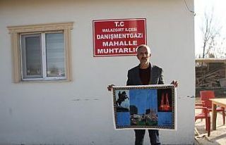 Cami inşaatının bitirilmesi için süs halılarını...