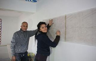 Camii nakkaşına kadın eli değdi