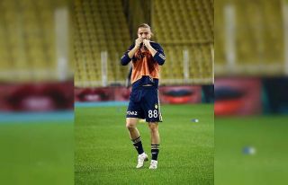 Caner ve Gökhan armayı öptü