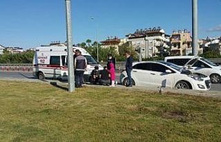 Çarptığı otomobili yoldan çıkarıp kaçtı,...