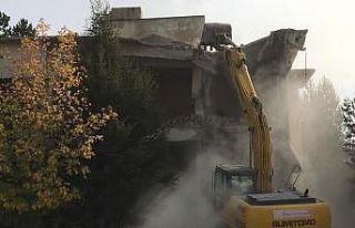 Çavdarhisar’da PTT binası yıkıldı