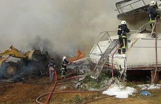 Çekek yerinde korkutan yangın